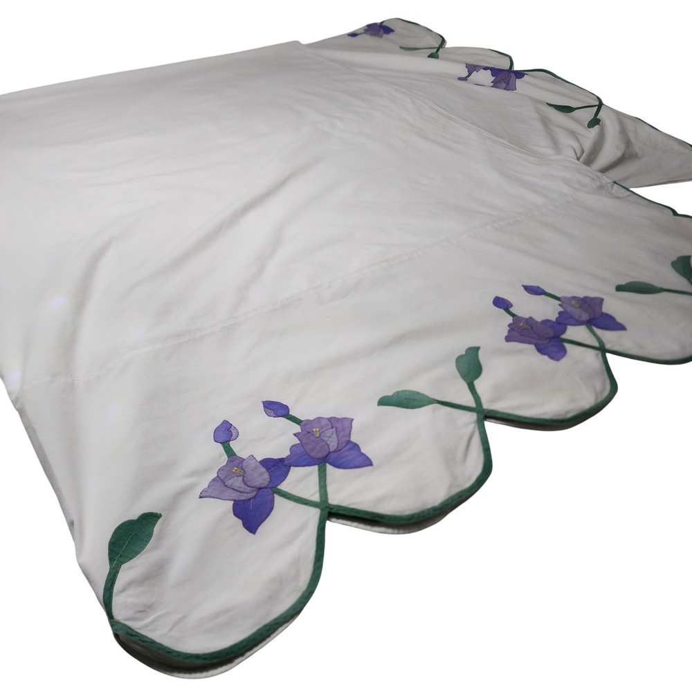 VTG White Cotton Purple Floral Applique Scalloped Bedspread
dust ruffle King sz